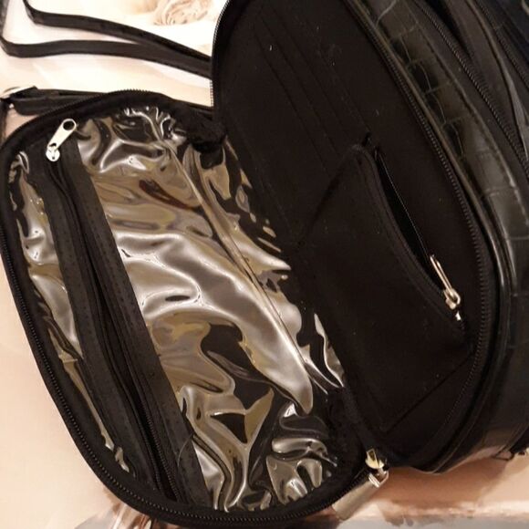 For Your Ease Travel Bag 3 compartment - Picture 3 of 8